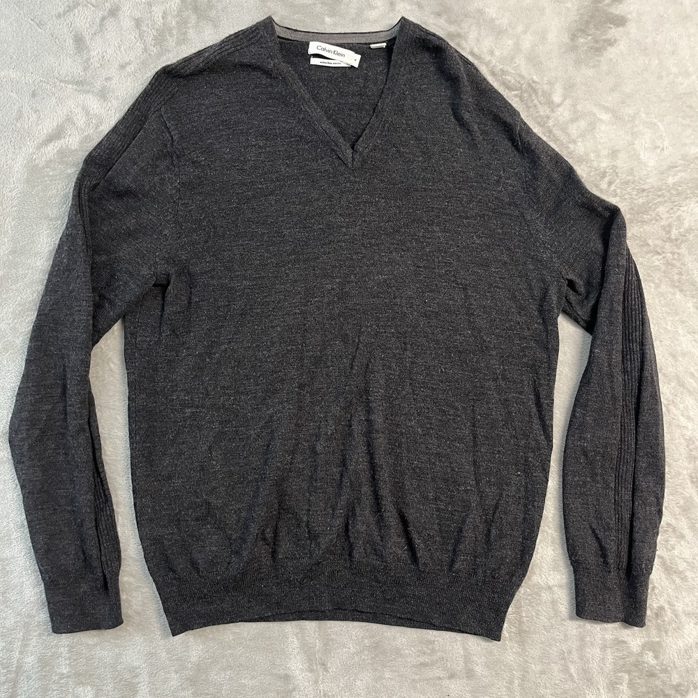 Calvin Klein Extra Fine Merino Wool V Neck Sweater Mens M Gray Lightweight